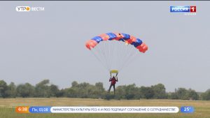 На аэродроме ДОСААФ прошли соревнования по парашютному спорту – Кубок памяти Давида Нартикоева