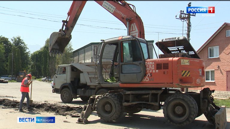Во Владикавказе продолжается замена газопровода