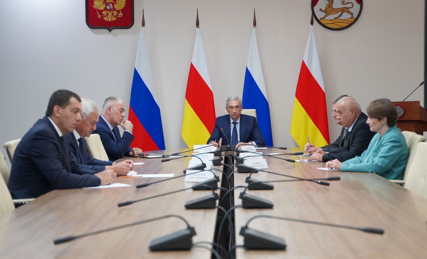 Борис Джанаев обсудил с членами кабинета министров реализацию ключевых проектов Северной Осетии