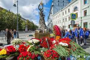 В Москве вспоминают погибших во время теракта в Беслане.