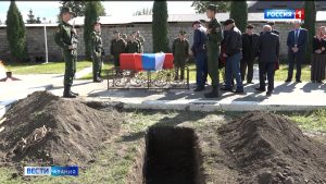 В Эльхотово прошла церемония захоронения останков бойца Руслана Доева