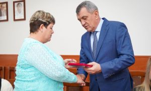 Сергей Меняйло вручил награды семьям погибших военнослужащих из Моздокского района