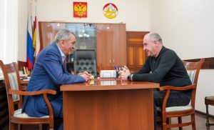 В Моздоке состоялась встреча Сергея Меняйло с главой КЧР  Рашидом Темрезовым