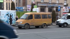 Двое водителей маршруток во Владикавказе привлечены к ответственности после жалобы пассажирки