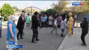 Йе нæниздзинад хъыгдард кæмæн у, ахæм сывæллæттæн æмæ хистæр кары адæмæн Мæздæджы байгом кодтой центр