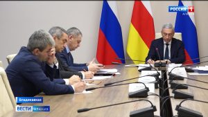 Борис Джанаев провел совещание по вопросам развития ЖКХ