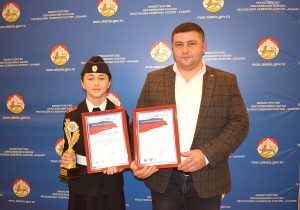 Школьница из Ногира стала победителем всероссийского конкурса «Гимн России понятными словами»