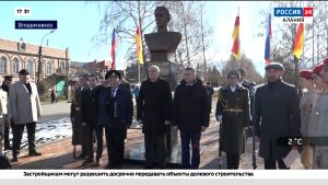 Во Владикавказе открыли бюст Героя Советского Союза Хаджи-Умара Мамсурова