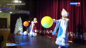 Полицейские Северной Осетии организовали новогодний праздник для детей