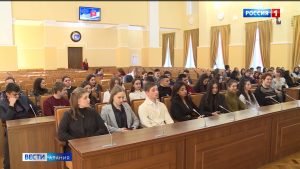 Председатель парламента Таймураз Тускаев встретился со студентами вузов