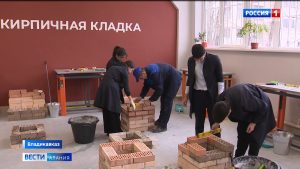 Для старшеклассников нескольких школ Владикавказа уроки труда проводят в строительном техникуме
