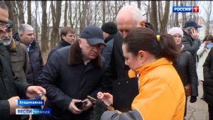 Вячеслав Мильдзихов встретился с инициативной группой горожан по вопросу Комсомольского парка