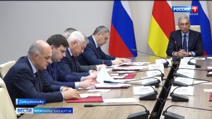 Æфсæддонты бинонтæн æххуысыл æмæ æндæр ахсджиаг фарстатыл ныхас цыд хицауады æмбырды