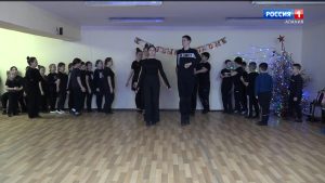 Адæмон кафты инклюзивон ансамбль «Зæринæ» хъуыстгонд у йæ зæрдиаг архайдæй