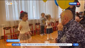Сотрудники Росгвардии поздравили с Новым годом воспитанников детских домов «Ласка» и «Хуры тын»
