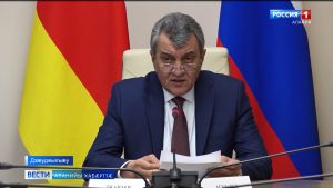 Сергей Меняйлойæн кусæг фембæлд уыди республикæйы Хицауады уæнгтимæ