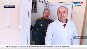 Таймураз Тускаев посетил владикавказский госпиталь, где проходят лечение раненые бойцы СВО