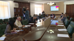 Мыхуыры хъуыддæгты æмæ дзыллон коммуникациты комитеты æрныхас кодтой инвалидты фарстатыл баст æрмæджытыл