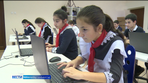 Цæгат Ирыстон стыр къахдзæф акодта, IT-технологитæ кæй хонынц, уыдонæй пайда кæныны хъуыддаджы