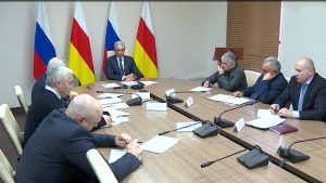 Цæстдарæн архайды фарстатæ санкциты уавæрты куыд æххæстгонд цæуынц, ууыл ныхас цыд республикæйы Хицауады