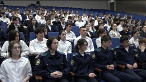 Афганистаны, Цæцæны æмæ Украинæйы хæстыты цы æфсæддонтæ архайдтой, уыдон фембæлыдысты гимназ «Диалоджы» ахуырдзаутимæ