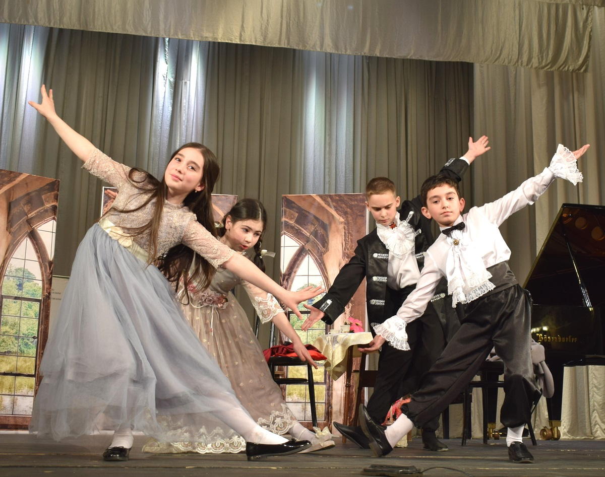 В Северной Осетии впервые прошел Фестиваль школьных театров