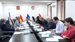 Дзæджыхъæуы, Тугъанаты Ларисæйы разамындæй ацыдис сæрмагонд æмбырд