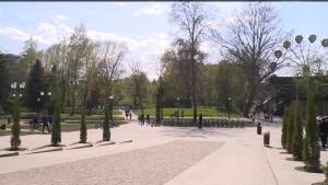 Во Владикавказе продолжается благоустройство Центрального парка