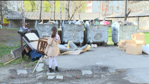 Жильцы двух многоквартирных домов во Владикавказе несколько лет ждут благоустройства придомовых территорий