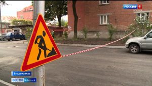 Подрядные организации приступили к устранению дефектов городских дорог во Владикавказе