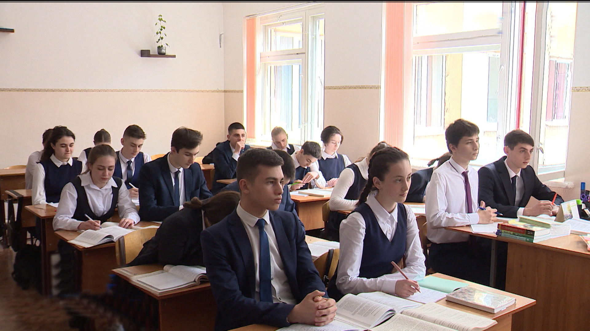 3210 выпускников Северной Осетии напишут сегодня итоговое сочинение