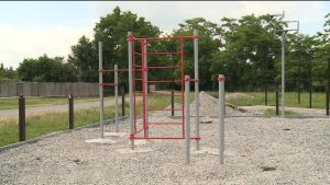 В Ардоне продолжается строительство детской спортивной площадки