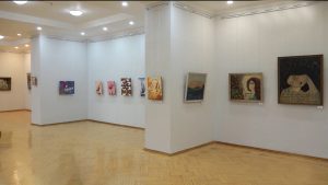В Национальной научной библиотеке открылась выставка молодых художников «Мимолетности»
