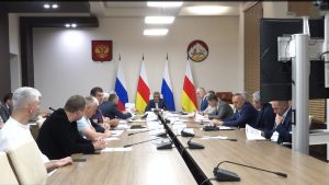 Республикæйы сæргълæууæг Сергей Меняйлойы разамындæй уыд, Цæгат Ирыстоны туристон территориты райрæзты мастер-пълан царды рауадзыны тыххæй æмбырд