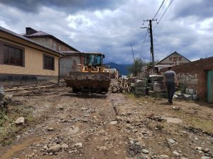 11 участков улично-дорожной сети Владикавказа, поселков Южный и Карца, пострадавшие во время непогоды 18 июня, будут отремонтированы до конца года