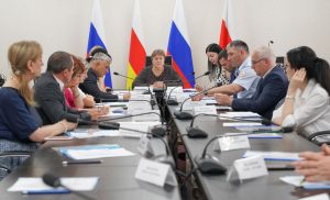 Вице-премьер Лариса Туганова провела заседание межведомственной комиссии по делам несовершеннолетних