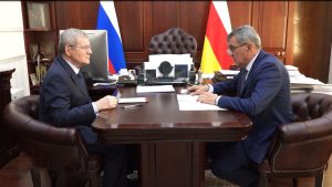 Юрий Чайка и Сергей Меняйло обсудили вопросы развития Северной Осетии
