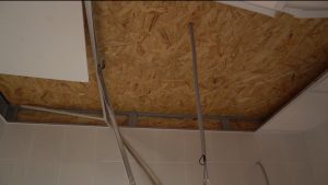 Вандалы повредили потолок в общественном туалете Центрального парка Владикавказа