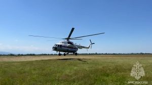 Для проведения поисков потерявшегося на Казбеке альпиниста в Северную Осетию прибыл вертолет МЧС России