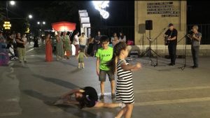 Ныр дыккаг аз фæд-фæдыл нæ горæты сæйраг уынджы – Сабырдзинады проспекты цæуынц музыкалон изæртæ