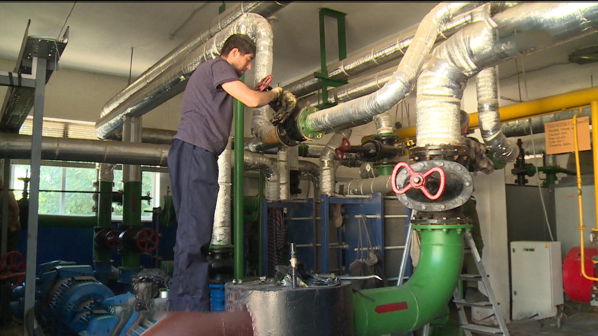 Спецкомиссия на базе правительства республики приступила к осмотру проблемных многоквартирных домов