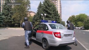 Сотрудники Росгвардии рассказали подробности задержания стрелка в одном из баров Владикавказа
