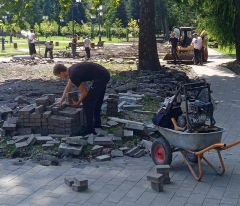 Работы по реконструкции хозфекального коллектора на территории Центрального парка Владикавказа завершат до конца августа
