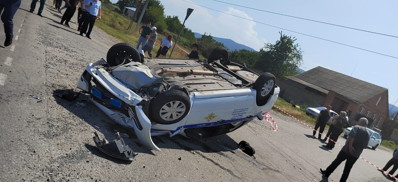 В МВД выясняют обстоятельства ДТП с участием патрульного автомобиля на объездной дороге с.Эльхотово