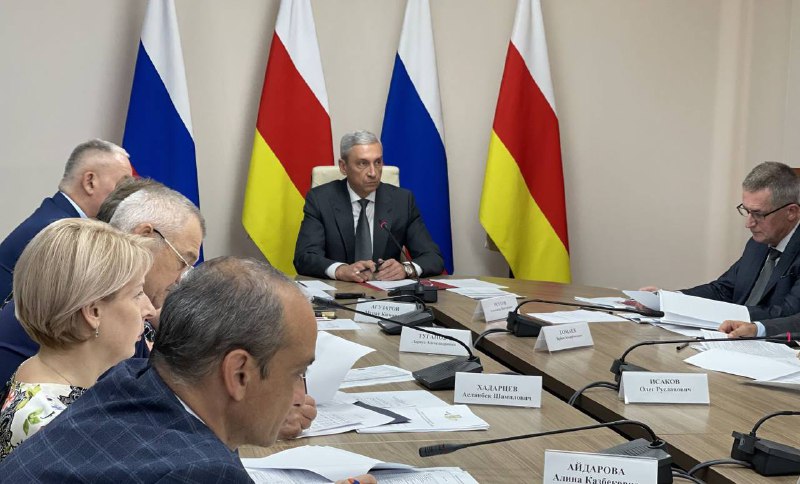 Борис Джанаев провел заседание Правительственной комиссии по исполнению республиканского бюджета и планах на 2024 год