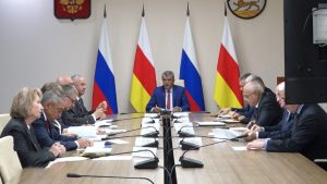 Æвзæрстыты хатдзæгтыл æрдзырдтой аппаратон æмбырды дæр