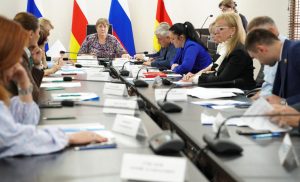 Лариса Туганова провела заседание комиссии по делам несовершеннолетних