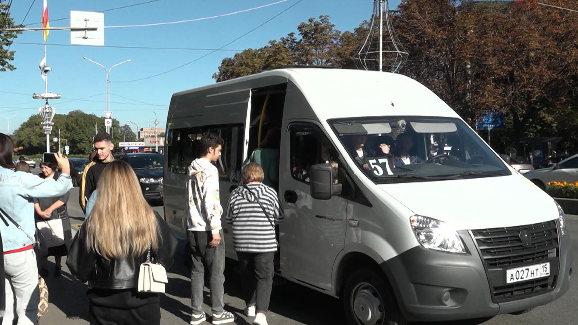 ГТРК «Алания» | Жители Владикавказа продолжают жаловаться на отсутствие  общественного транспорта в часы-пик, к решению проблемы подключился Народный  фронт