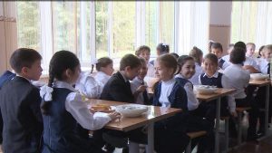 В этом году для обеспечения школьников Северной Осетии горячим питанием из федерального и республиканского бюджетов выделено более шестисот пятидесяти миллионов рублей