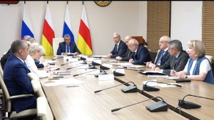 Тугъанаты Ларисæ барвæндонæй ацыд вице-премьеры бынатæй, уыцы бынатмæ снысан кодтой Платы Альбинæйы